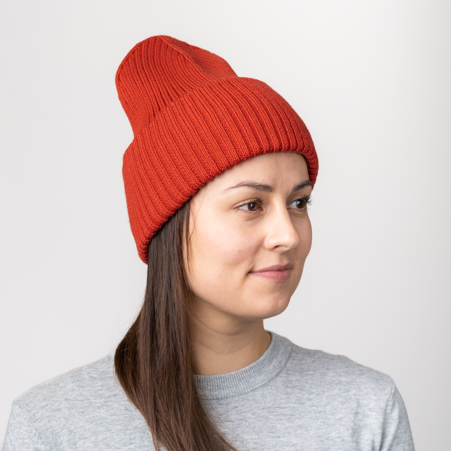 Ilakka High Top Beanie, Red - Women's