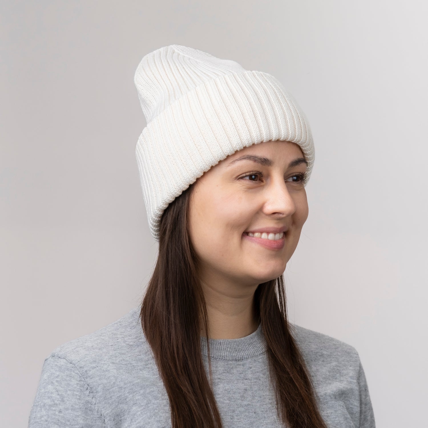 Ilakka High Top Beanie, White - Women's